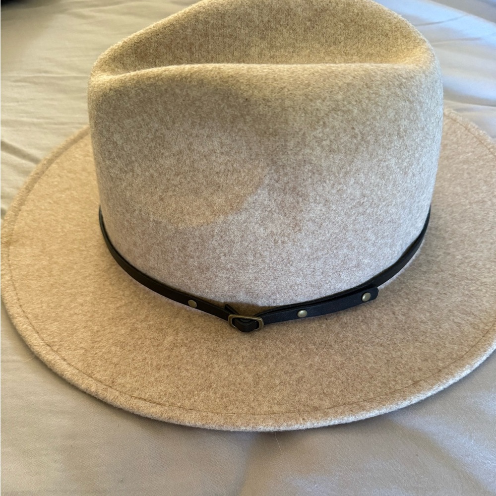 Women’s wool hat